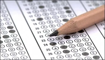 Vous êtes à un examen, vous avez un QCM dont les questions sont classées par niveau de difficulté :