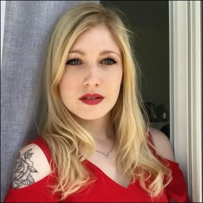 Qui est cette youtubeuse ?