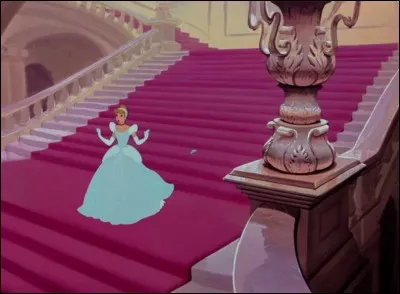 Quelle pantoufle de verre Cendrillon a-t-elle laissée au bal ?
