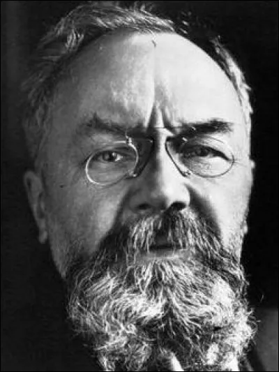 Qui est cet André, ingénieur, constructeur de charpente en fer, fabricant de caoutchouc et créateur en 1900 d'un célèbre guide gastronomique, mort en 1931 ?