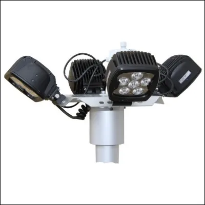 Ce mât télescopique permet d'éclairer une zone d'intervention dans...