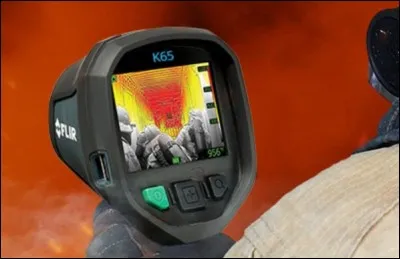 Au cur d'un feu, il est très difficile de repérer une éventuelle victime. Ce petit gadget aide beaucoup. Qu'est-ce ?