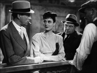 Quel cinéaste français a réalisé le film "Hôtel du Nord" (1938) ?