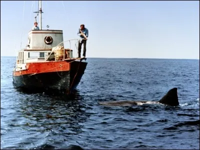 Classique du cinéma, quel cinéaste américain a réalisé "Les Dents de la mer" (1975) ?
