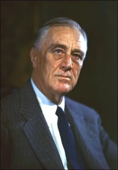 Qui est FDR, homme politique américain, élu 4 fois président de États-Unis entre 1933 et 1945, mort en 1945 ?