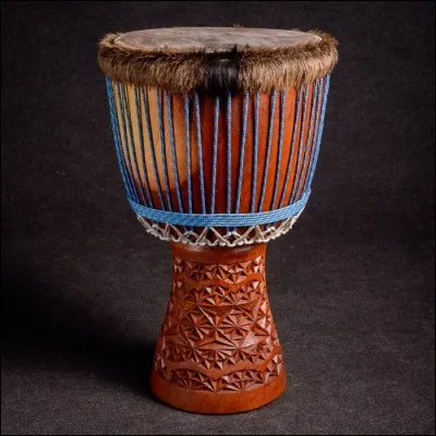 Cet instrument de musique africain est un djembé.