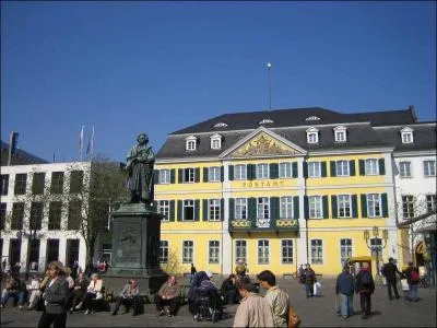 Quelle tait la capitale de la Rpublique Fdrale Allemande (R. F. A. ) ?