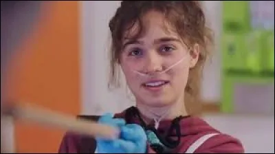 Quelle actrice interprète Stella Grant ?