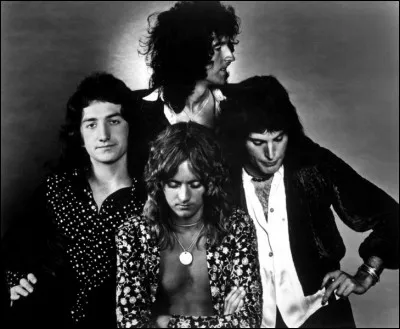 ''All Dead, All Dead'' est une magnifique chanson de Queen. Quel chanteur n'était pas ''tout mort, tout mort'' en août 2019 ?