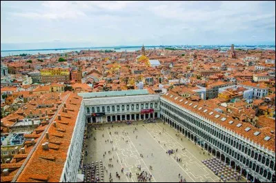 Quelle ville est surnommée "la Sérénissime" ?