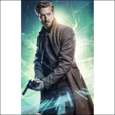 Comment se nomme le capitaine du Waverider qui s'occupe de réunir les légendes ?