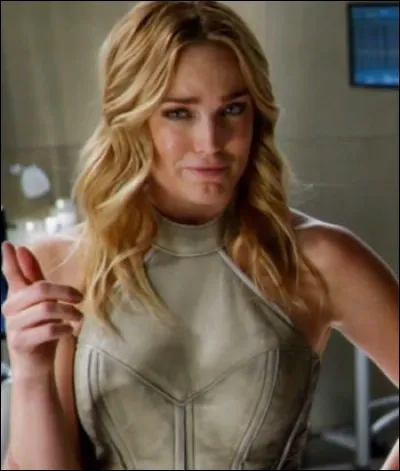 Quel est le nom de légende de Sara Lance ?