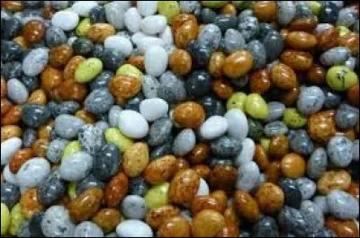 Ça ressemble à des cailloux et ça s'appelle les "Cailloux du gave". C'est un bonbon d'origine française mais de quelle commune ?