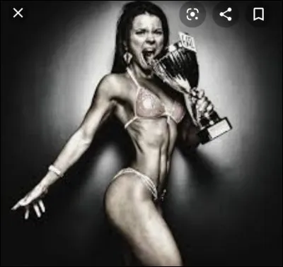 Quel est l'introduction des vidéos de Juju Fitcats ?