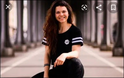 Par quelle phrase finit-elle ses vidéos ?