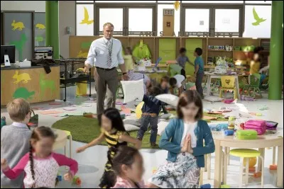 Dans le film "Un flic à la maternelle 2", quel est le métier de l'agent Zack Reed joué par Dolph Lundgren ?