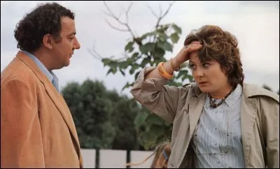 Pourquoi à un moment du film, mademoiselle Lajoie dit-elle : Aïe ma tête ! ?