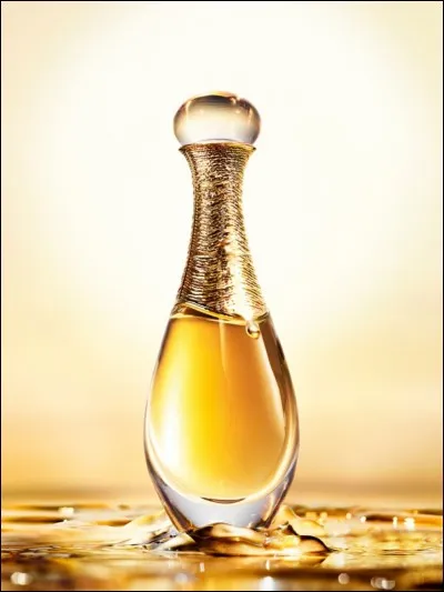 C'est Julia Roberts qui a fait la pub de parfum Dior.