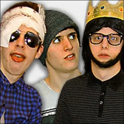 Comment s'appelait la chaîne qu'il avait avec Kemar et Hugo sur "Dailymotion" ?