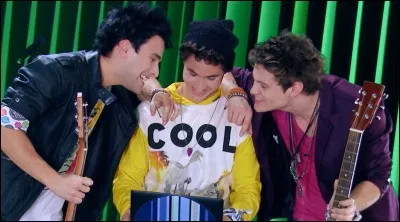 Où Simón part-il habiter quand il s'en va de la remise ?