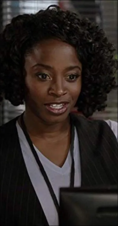 Quel est le nom de l'actrice qui incarne Nina Holiday ?