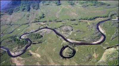 Longueur : 4 354 km 
Embouchure : Mer d'Okhotsk
Pays traversés : Chine, Russie. 
à savoir : Manu Chao a fait une chanson de ce fleuve. 
Quel est ce fleuve ?