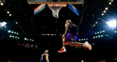 Quel est ce dunk sous la jambe ?