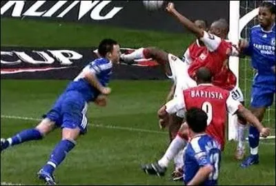 Qui met ce coup de pied  Terry ?