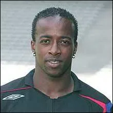 Sidney Govou a tourn dans un clip de :