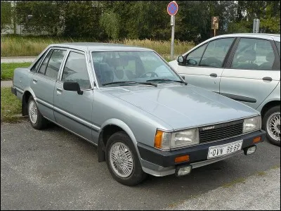 Dans le genre berline fonctionnelle, austère, passe-partout, que dites-vous de cette japonaise au nom bien fort pour une voiture qui ne se démarque guère de la masse.