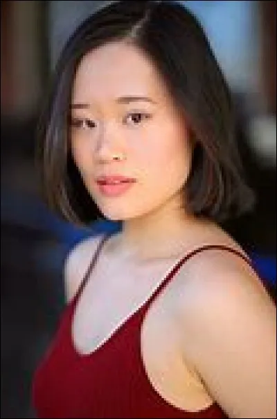 Qui joue le rôle de Courtney Crimsem ?