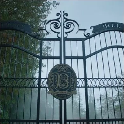 Qui est pris au piège par Penelope Blossom (dans le dernier épisode de la saison 3), dans les collines de Thorn-Hill ?