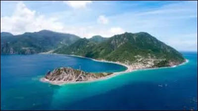 Géographie - Quelle île se trouve à mi-chemin entre la Guadeloupe et la Martinique ?