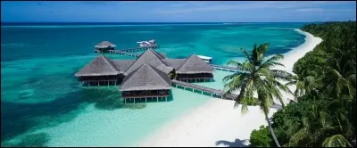 Lequel de ces archipels ne se situe pas dans l'océan pacifique ?