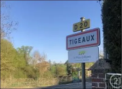 Nous sommes à l'entrée de Tigeaux. Commune Seine-et-Marnaise, elle se situe en région ...