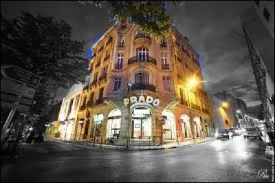 Dans quelle ville française flâne-t-on sur l'avenue du Prado ?