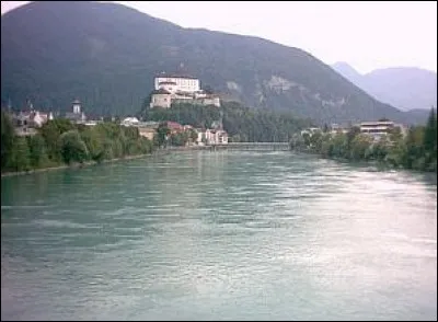 Laquelle de ces rivières n'est pas un affluent du Rhin ?