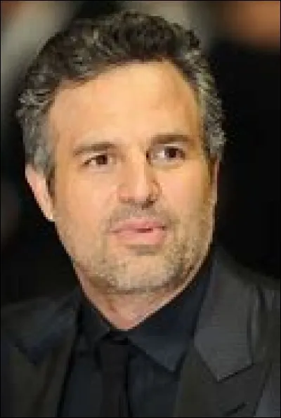 Quel acteur joue Bruce Banner/Hulk ?
(Avengers 1,2,3,4, Iron Man 3, Thor 3)