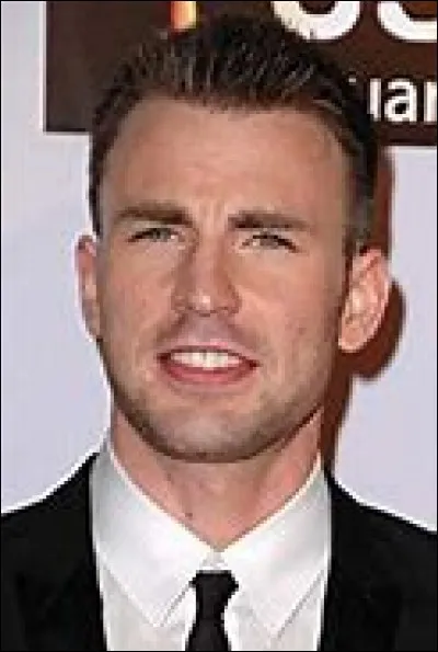 Quel acteur joue Captain America ?
(Captain America 1,2,3, Avengers 1,2,3,4, Spider-Man Homecoming, Thor 2)