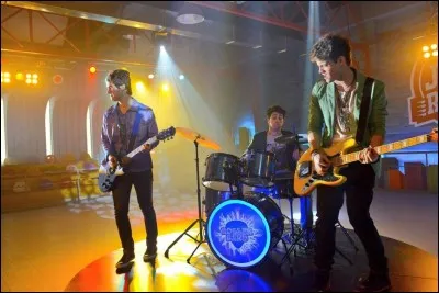 Comment s'appelle son groupe avec Nico et Pedro ?