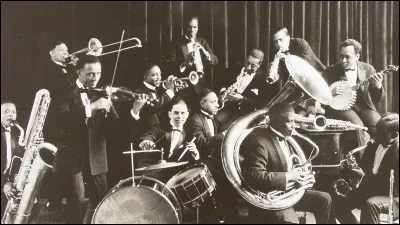 Cochez le prénom de la chanteuse qui a un prénom qui rime avec un genre musical originaire du Sud des États-Unis, créé à la fin du XIXᵉ siècle et au début du XXᵉ siècle au sein des communautés afro-américaines !