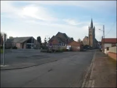 Commune des Hauts-de-France, dans l'arrondissement d'Arras, Ervillers se situe dans le département ...