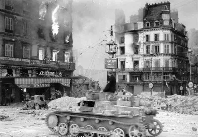 Où les armées françaises tentèrent-elles une ultime bataille pour stopper l'avancée allemande ?