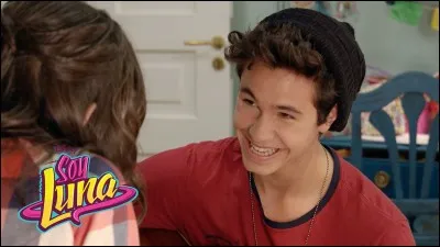 Qui a écrit les paroles de "Alas" ?