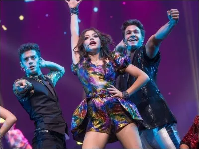 Dans la saison 1, de qui Luna est-elle amoureuse ?