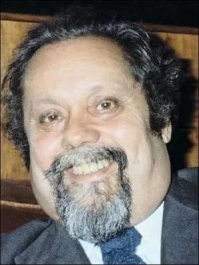 Qui est cet Alain, médecin biologiste connu pour sa traversée en solitaire de l'océan Atlantique en 1952 à bord d'un canot pneumatique, mort en 2005 ?