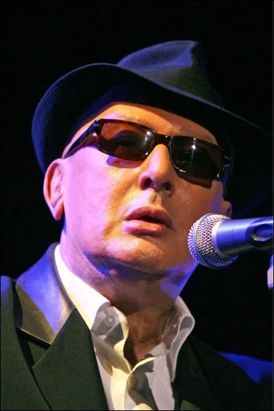 Qui est cet Alain, auteur-compositeur-interprète et comédien, mort en 2009 ?