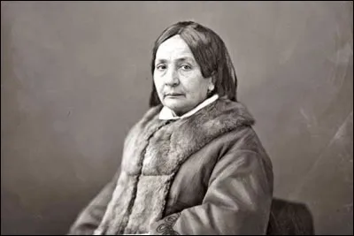 Écrivaine et journaliste, est une militante du droit des femmes, créatrice de plusieurs journaux féministes au milieu du XIXe siècle, c'est ... Niboyet.