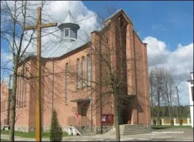 Dans quel pays se situe le village de Bejdy ?