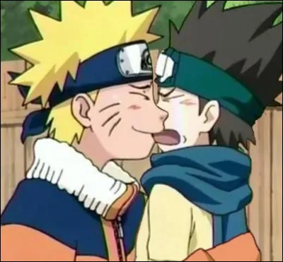 Comment s'appelle le petit-fils du troisième Hokage qui admire Naruto ?